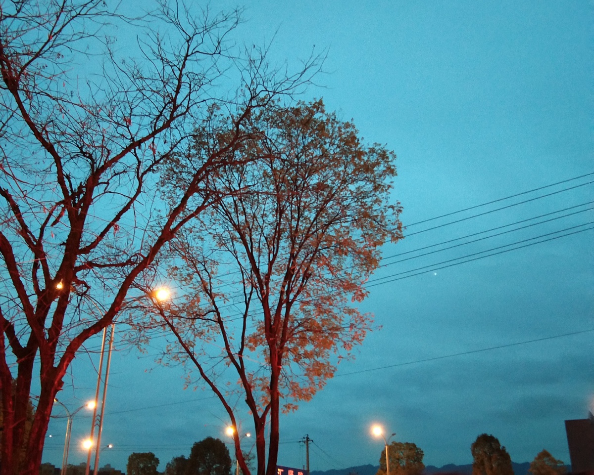 早上六点半的天空