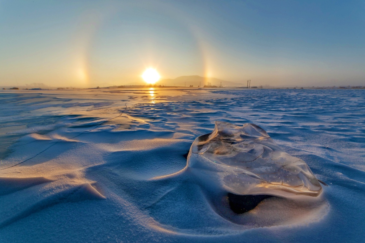 冰湖日出