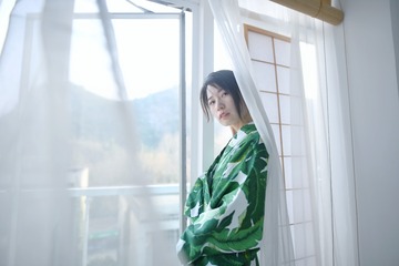001