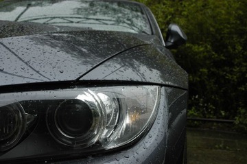 雨后的汽车