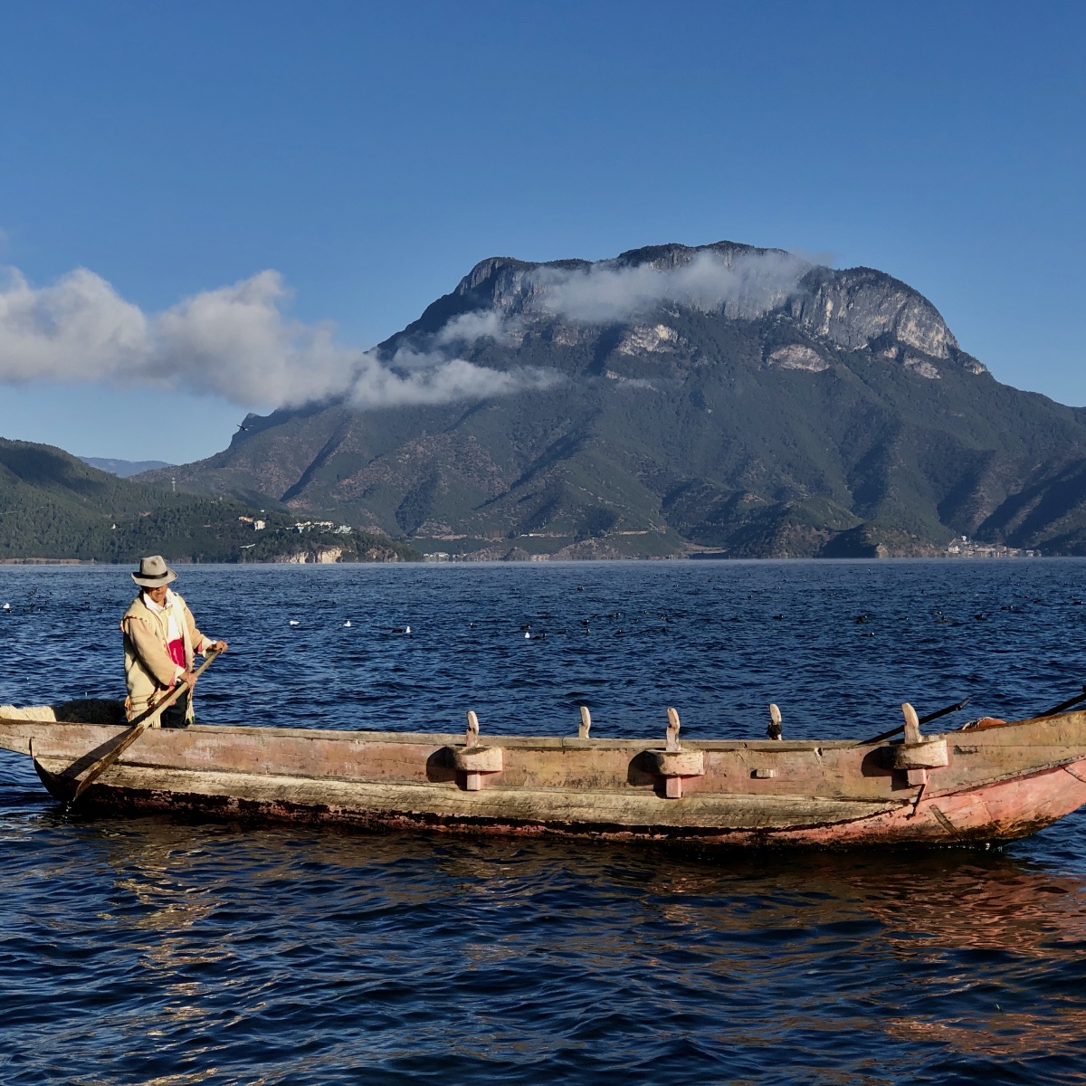 泸沽湖格姆女神山72