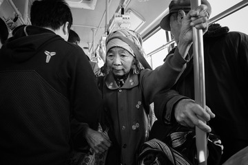 广福路的165路车上