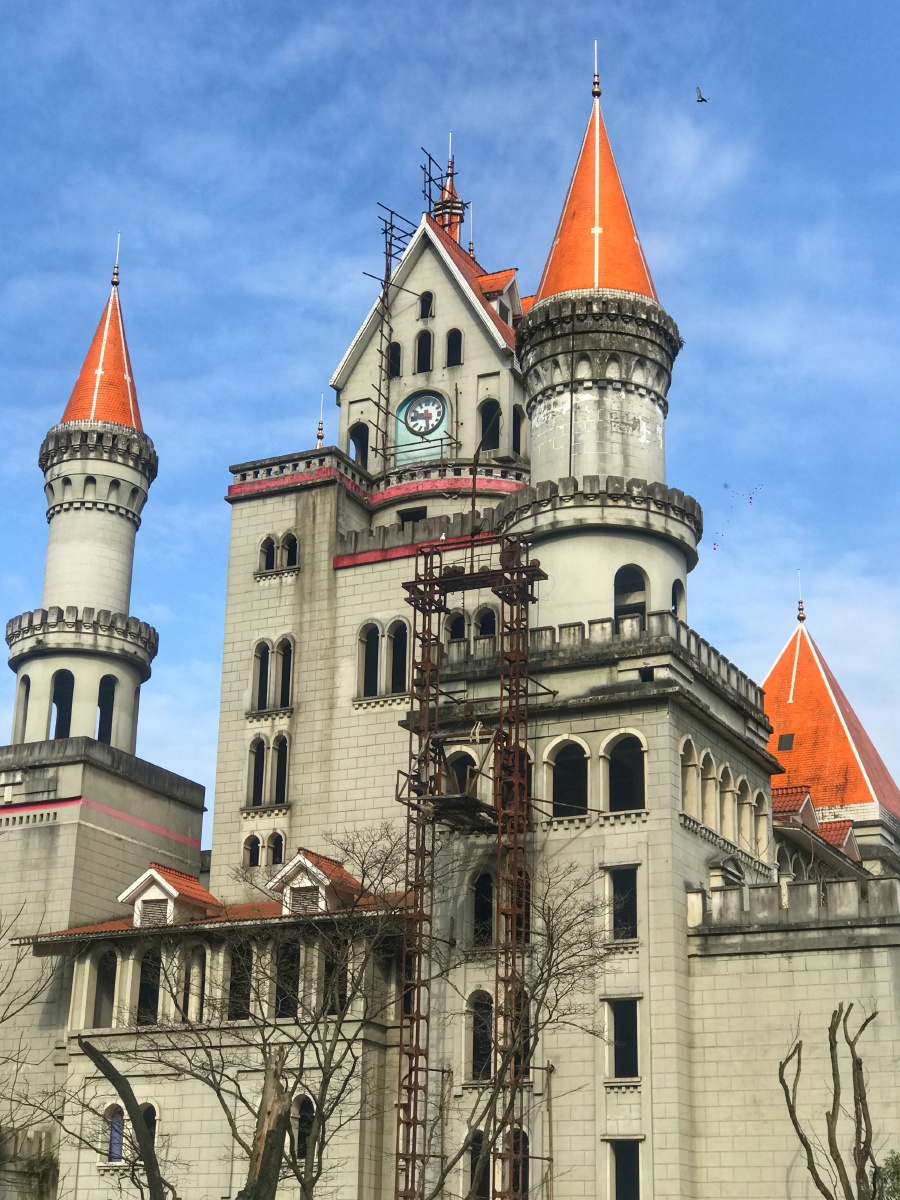 重庆霸下意废弃城堡