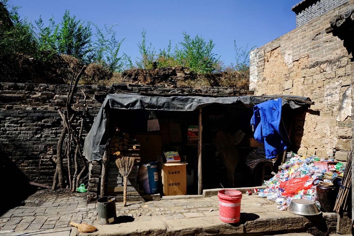 一农屋一夫妇整齐干净的小院白首不相离的生活