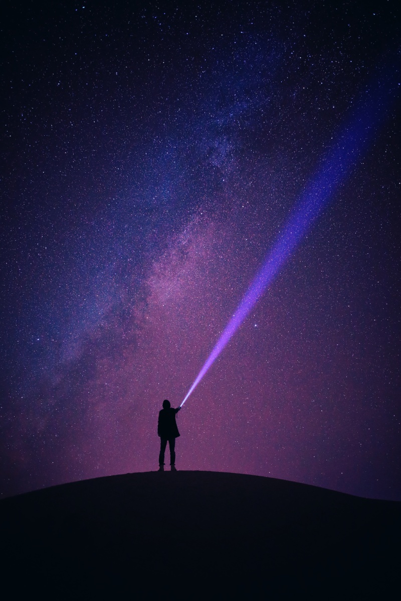 月溅星河长路漫漫