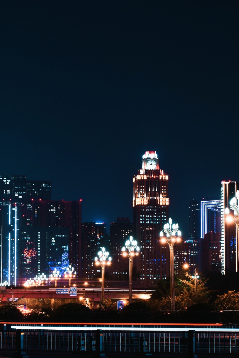 成都天府大道钟楼