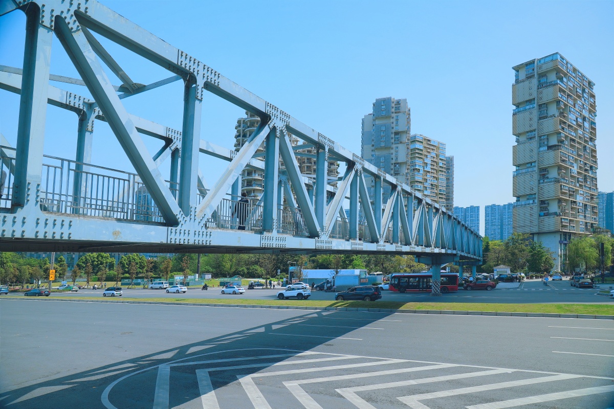 世纪城地铁天桥