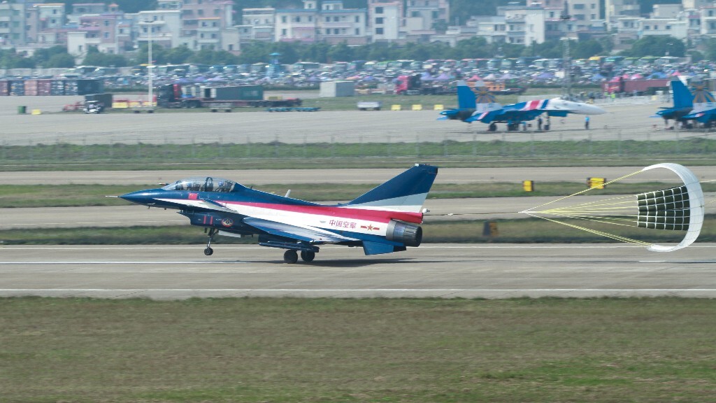 中国空军“八一”飞行表演队 歼10