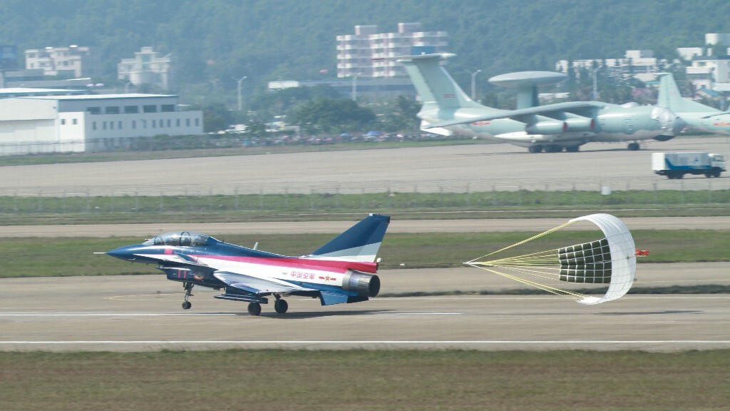 中国空军“八一”飞行表演队 歼10