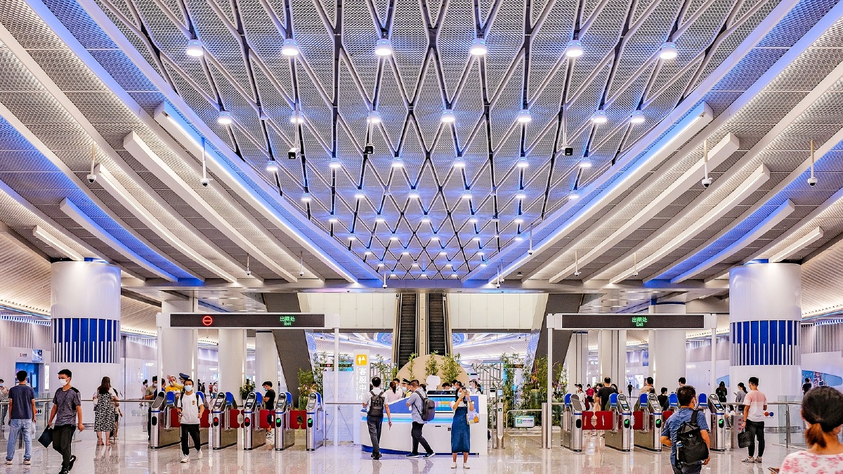 广州地铁18号线开通广州番禺广场地铁站