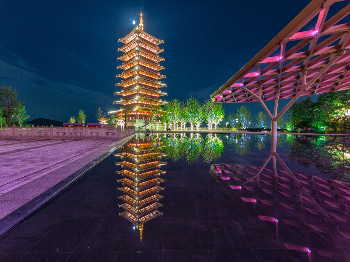 夜幕下的牛首山2