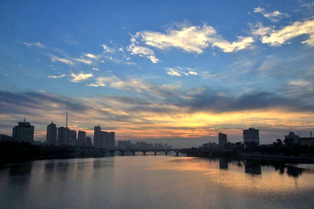 必博网址抚顺天气突变：大风一夜变天未来48小时内气温骤降5℃以上
