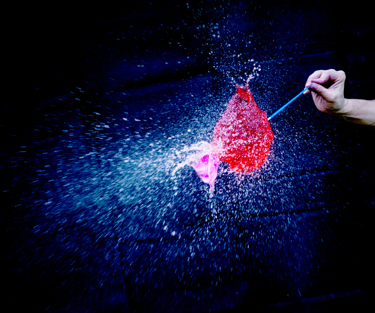 充水气球爆炸瞬间抓拍