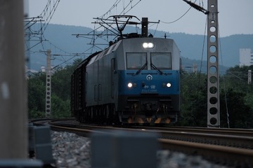 718