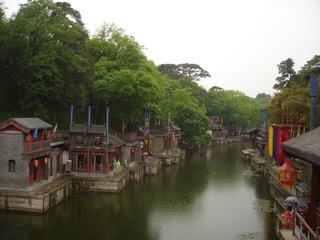 雨中漫游颐和园的苏州街