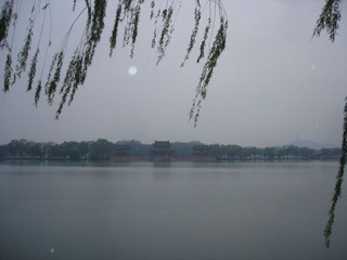 雨中黄昏的昆明湖