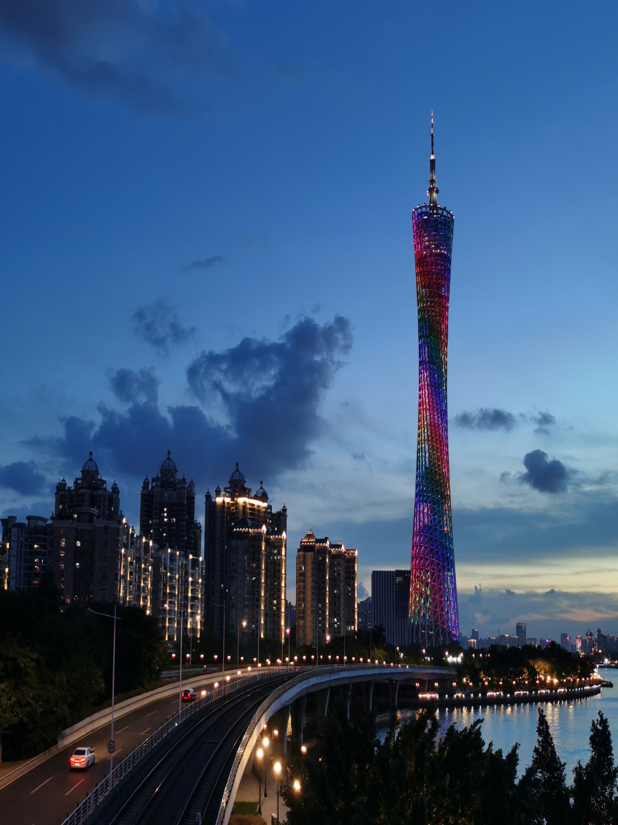 广州塔的各种颜色喜欢哪一种