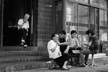 街坊2黑白
