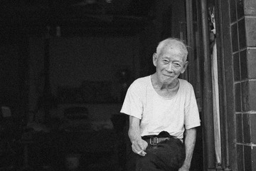 老人黑白