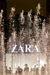 蓝色港湾的ZARA店