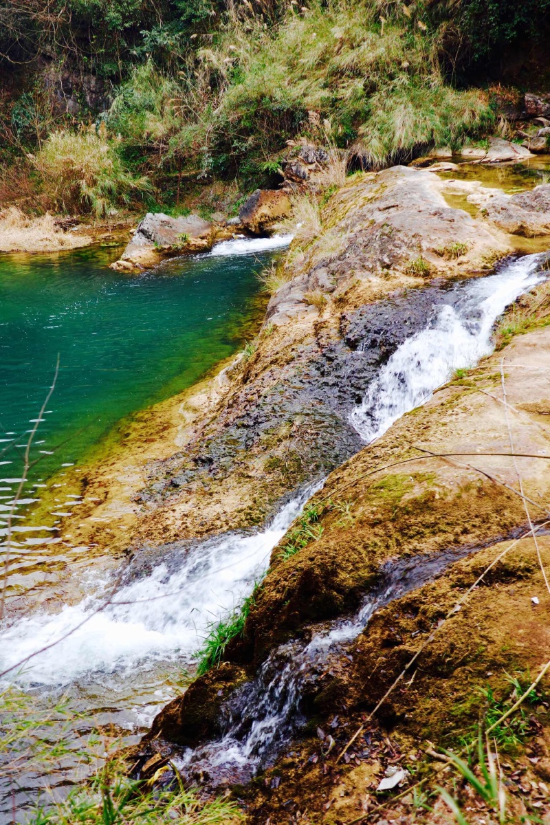 相思河一个深山老林里面荒废的美景