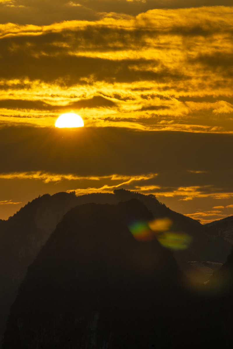 兴坪古镇&老寨山日落?