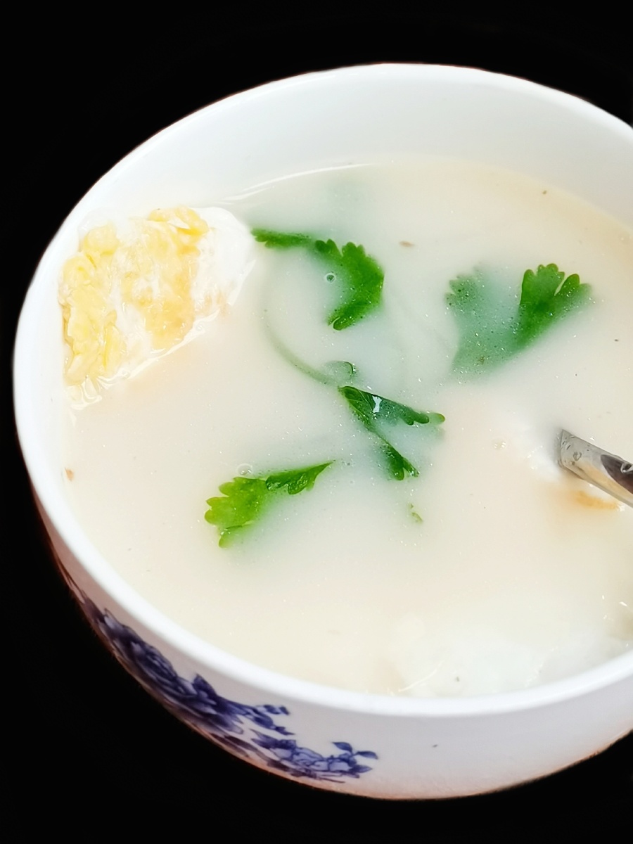 雪白的鲫鱼汤 - 小赖同学