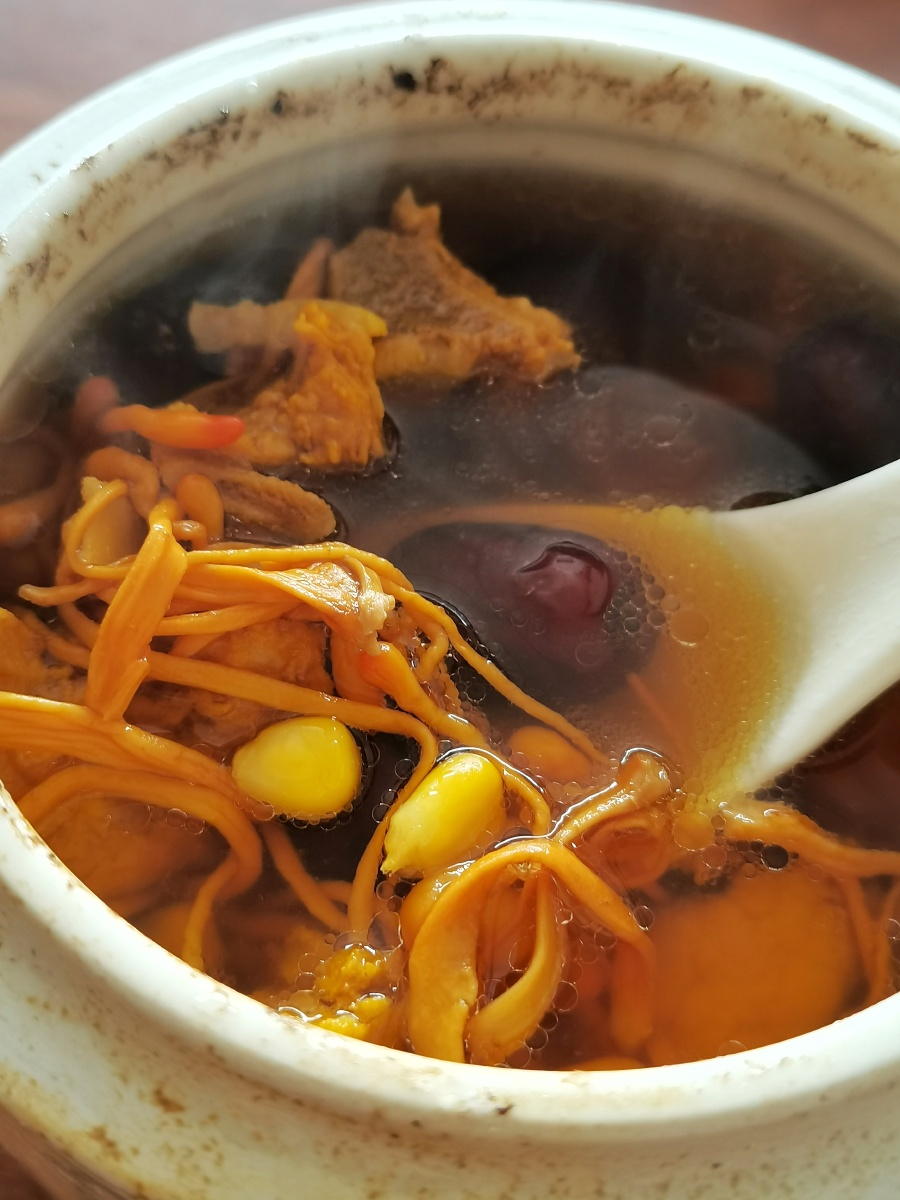 虫草花玉米骨头汤