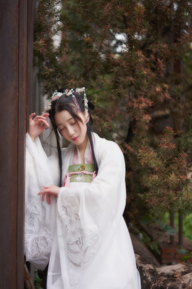 一颦一笑皆是人间绝色