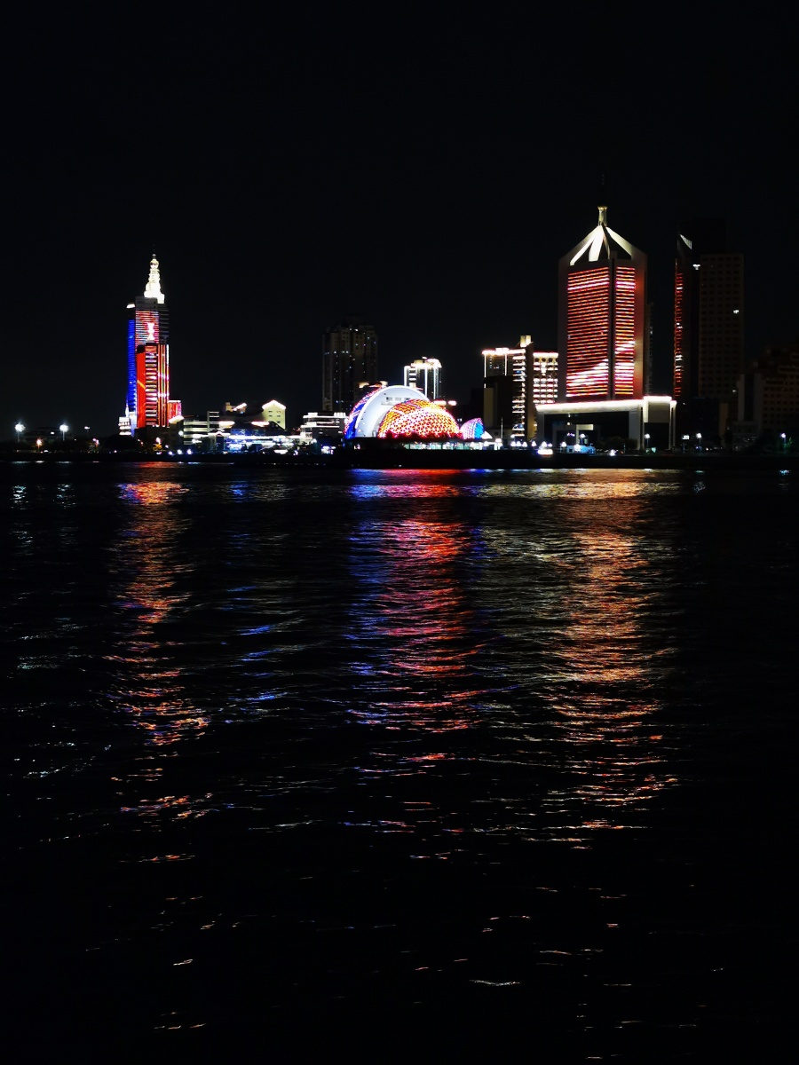 青岛栈桥夜色手机