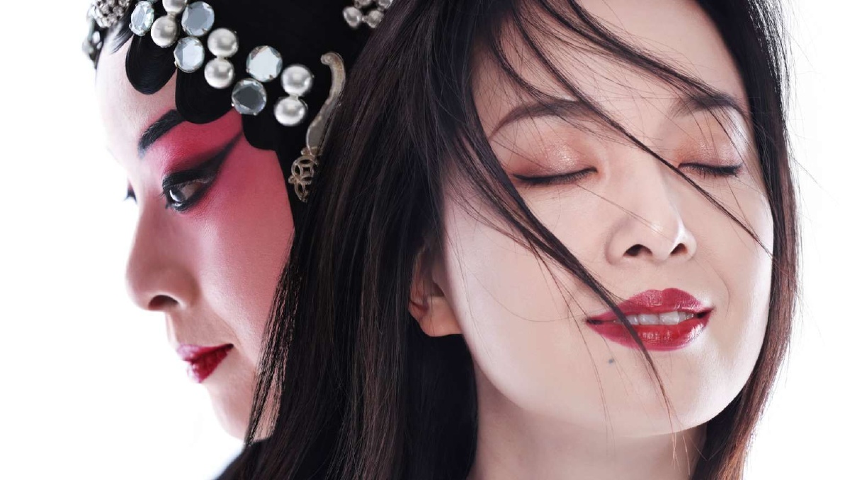 穿越…… 郑菲,是国家京剧院80后的优秀青衣演员,拍摄之前我向她学习