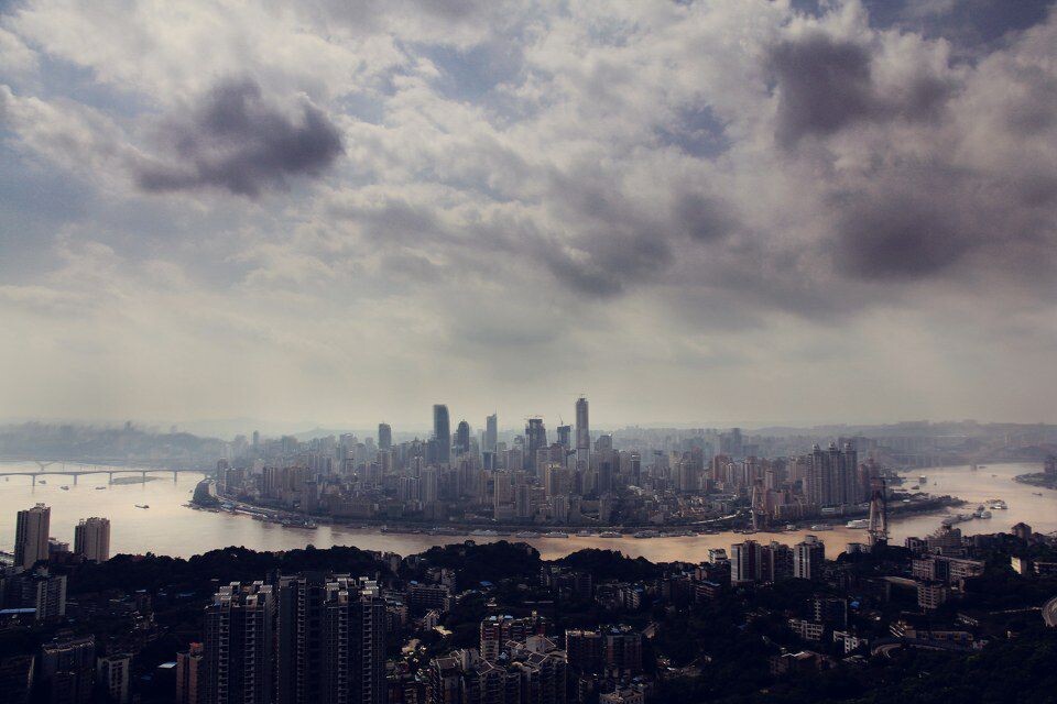 城市之空<br />
