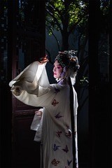 和春光暗流转