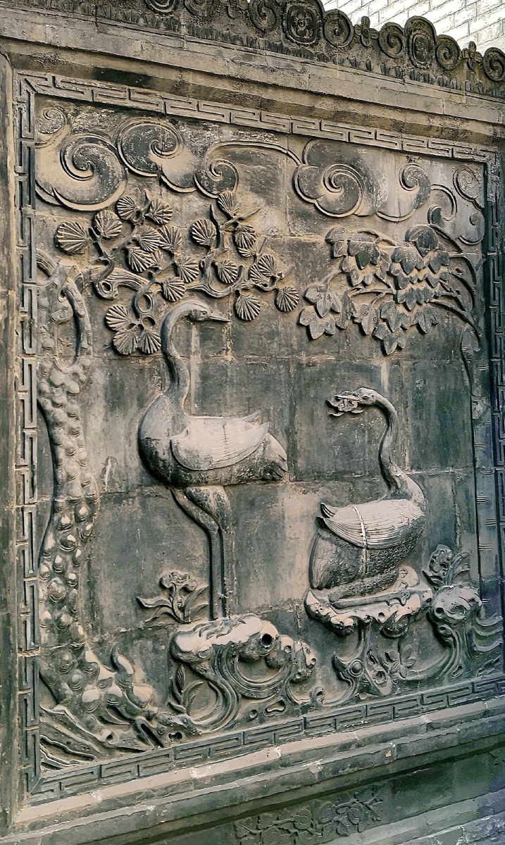 山西渠家大院精美的石雕和木雕