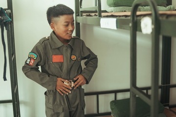 001