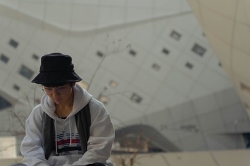 001
