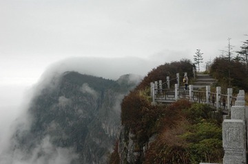 云雾峰巅