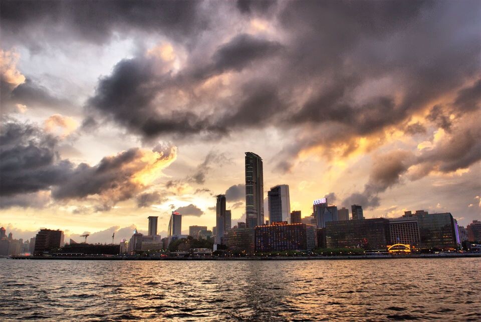 香港<br />
