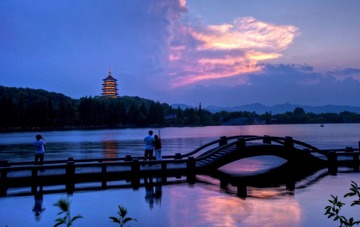 雷锋夕照