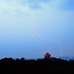 雷雨城隍阁