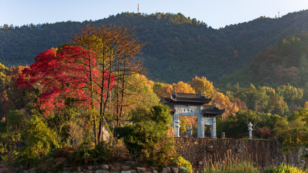千年古刹灵峰寺秋