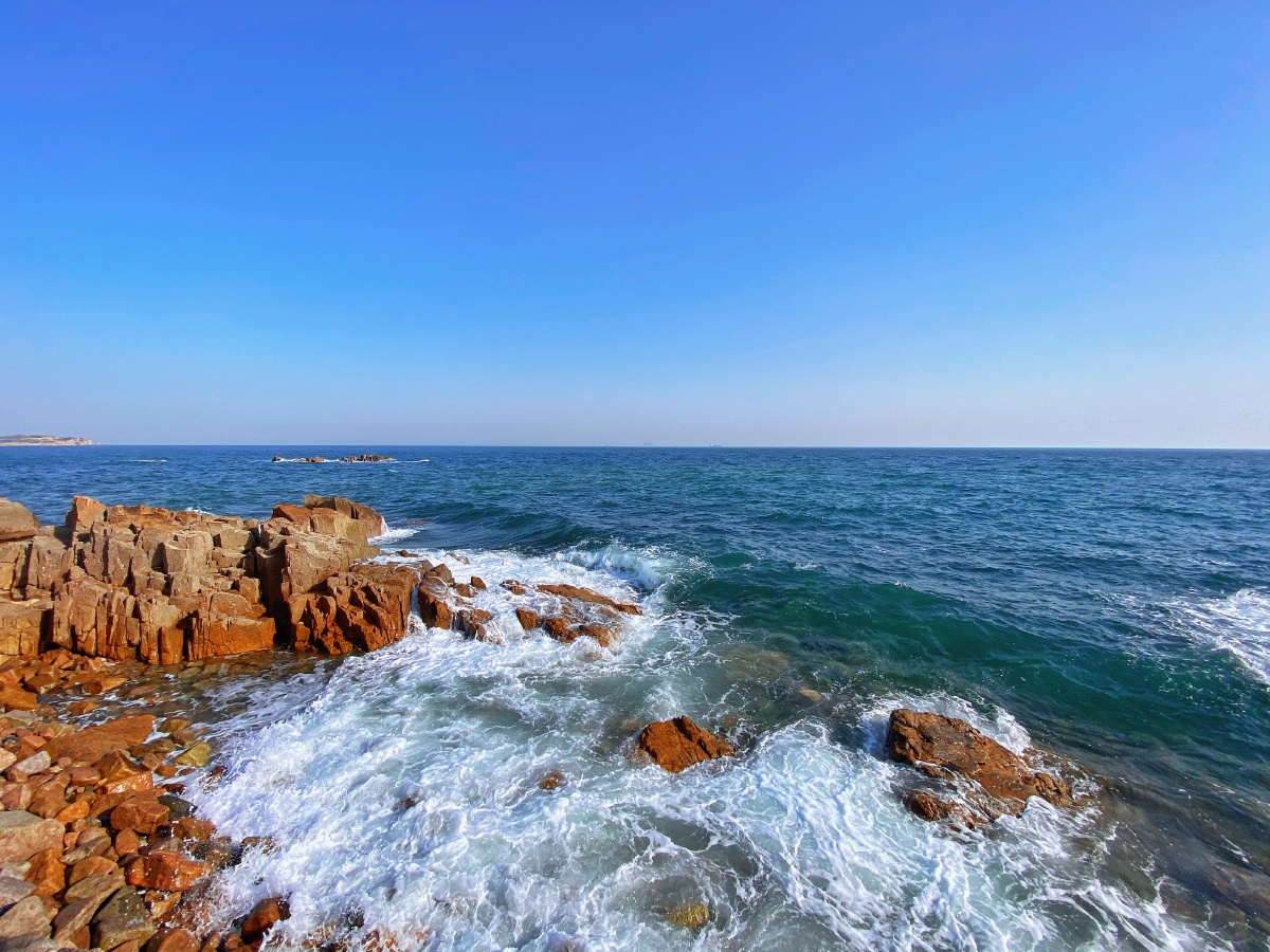 春天来临周末去海边转一转看着大海感觉视力都好很多了苹果手机拍摄加