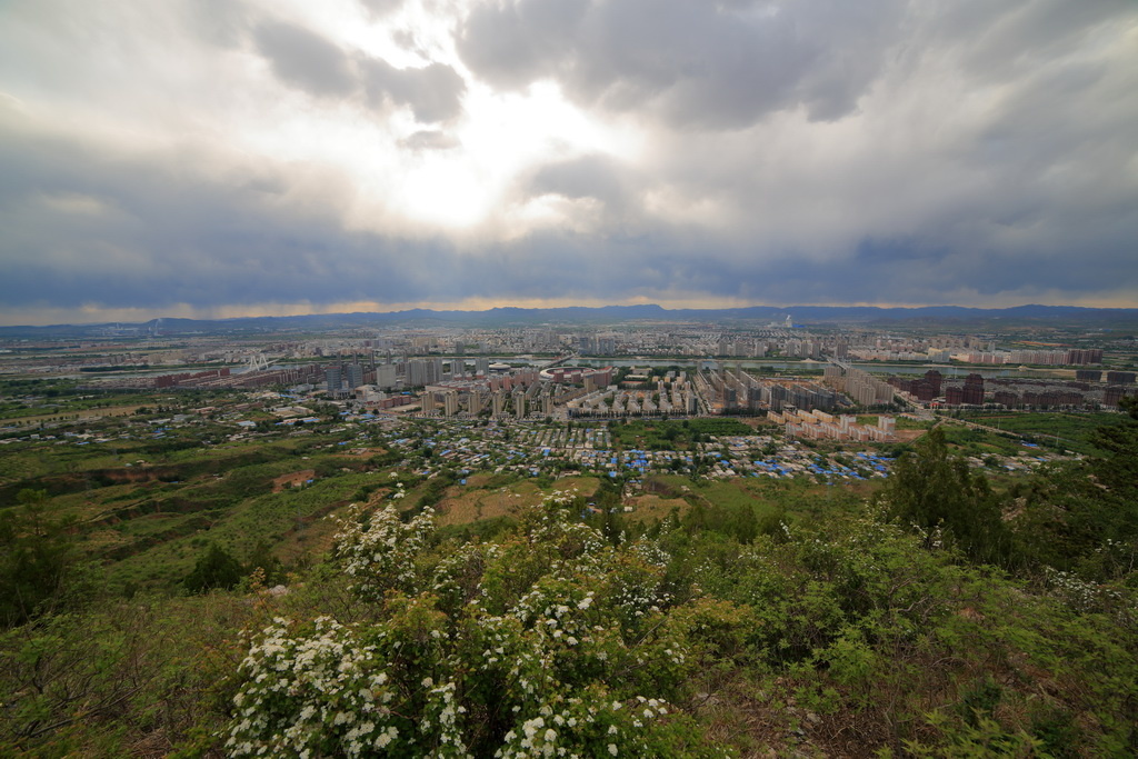 朝阳城全景彩虹