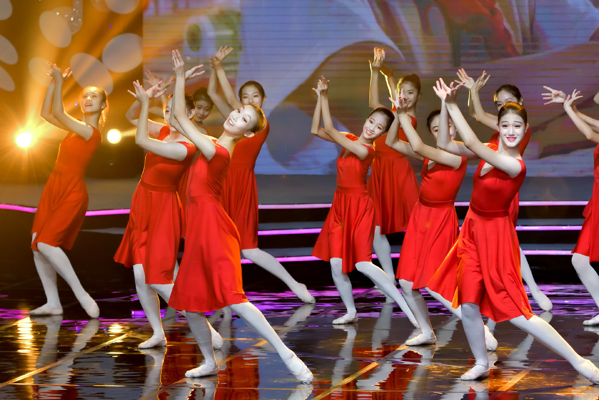 小川摄影深圳最美童声之深圳高级中学舞蹈队开场舞