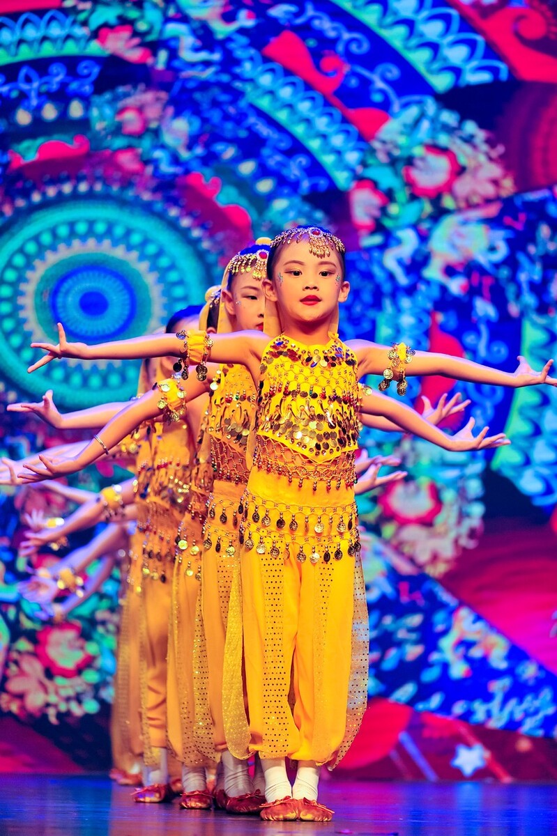 俏花旦舞蹈视频古典舞,宋元古典中国舞蹈再次成为独立艺术门类