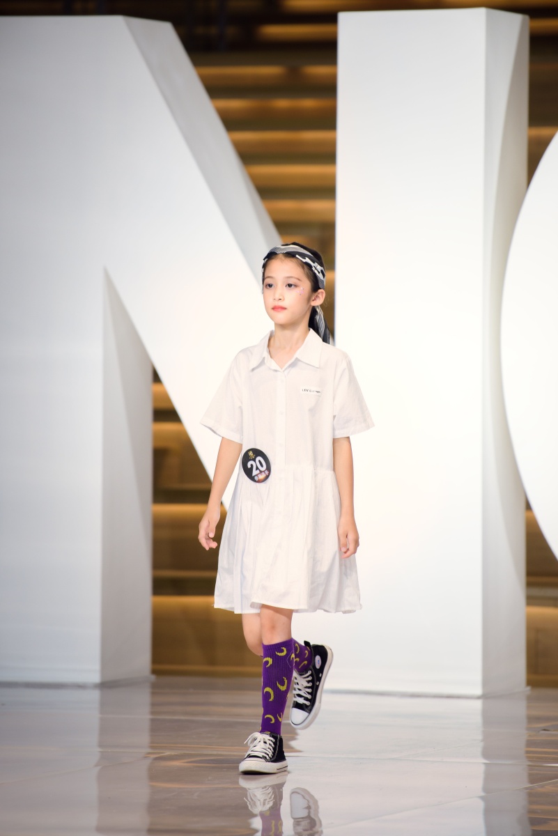 小俊君摄于第一童星童模比赛