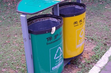垃圾桶