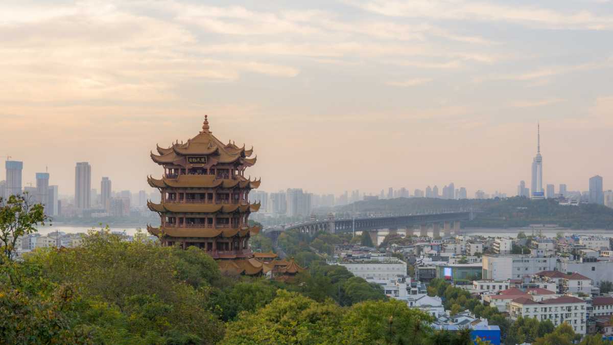 黄鹤楼,龟山电视塔,武汉长江大桥,连接着一座城市的新与旧 - 呵呵呵