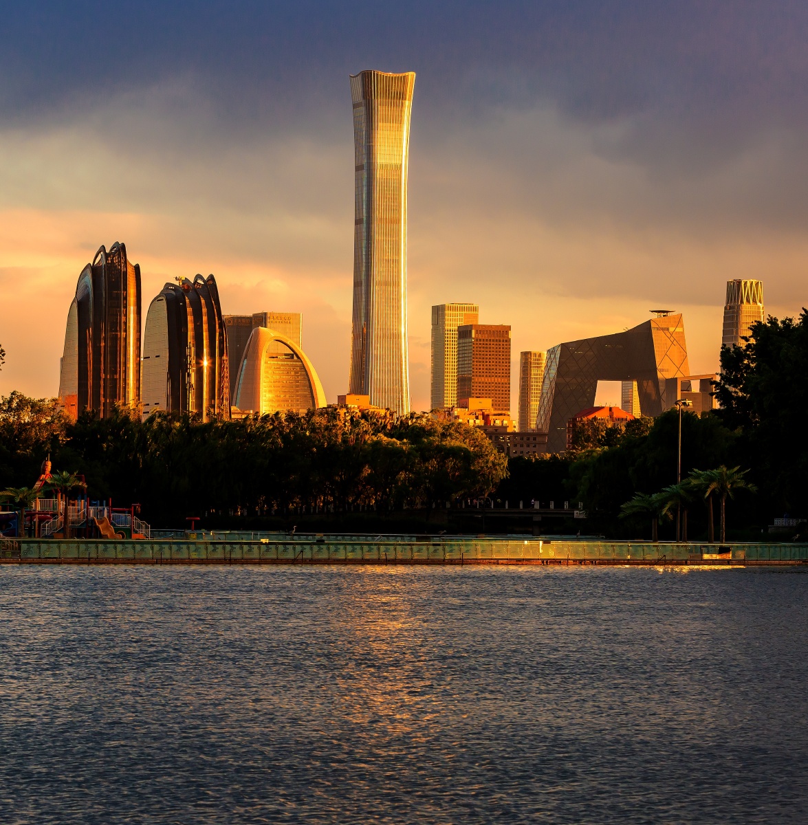 晚霞夕照中国尊