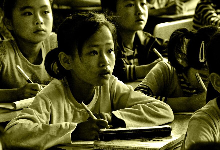 咔啪投稿-渴望<br />
在青海支教期间，我们支教团队在给学生们上课时，我看到了那一双双明亮的眼睛中所透露出那种渴望的眼神，那是一种对知识、对学习有着强烈渴望的眼神。